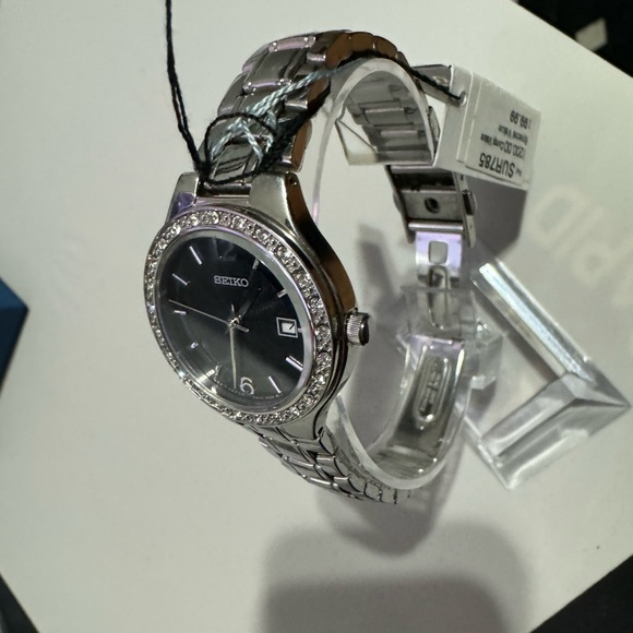 Seiko SUR785 Women's Silver Black Dial Swarovski Crystals Bezel Dress Watch - Picture 4 of 12